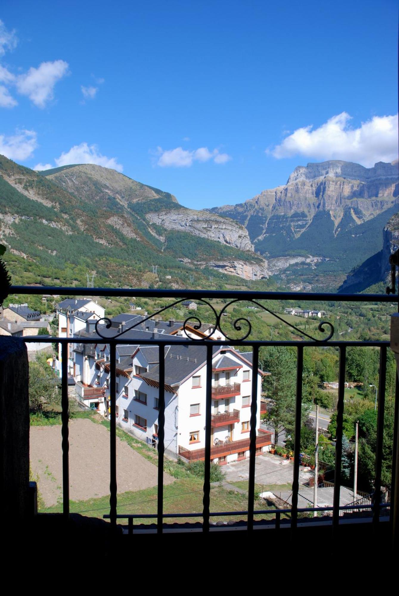 Apartamento El Patio Casa Cajal Torla Bagian luar foto